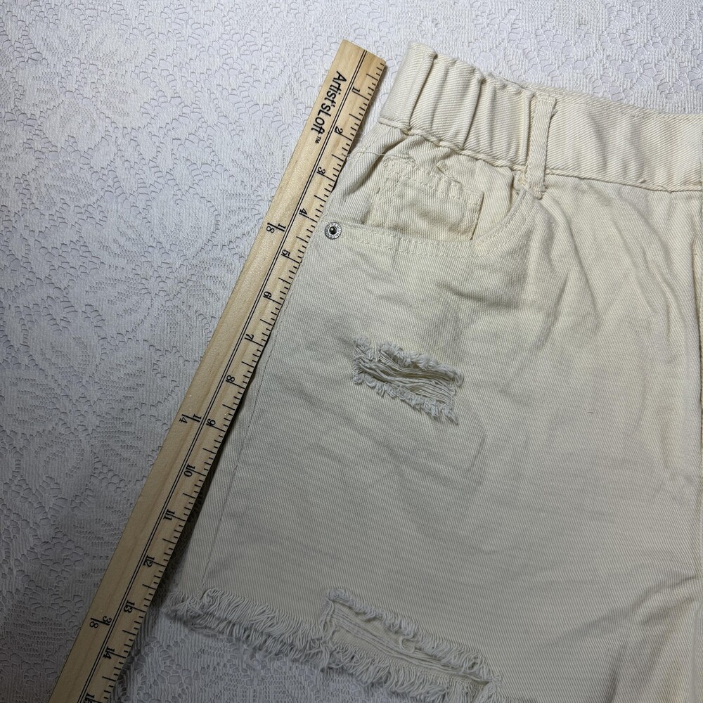 Love Tree Denim Shorts Womens Large White High Rise Distressed Cutoff Frayed Hem - Picture 2 of 9